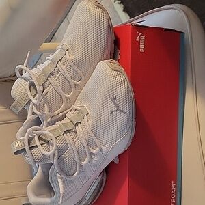 Puma Sneakers